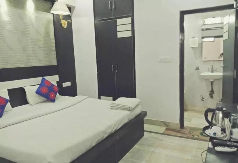 Laxman Resort By The Golden Taj Group &hotels