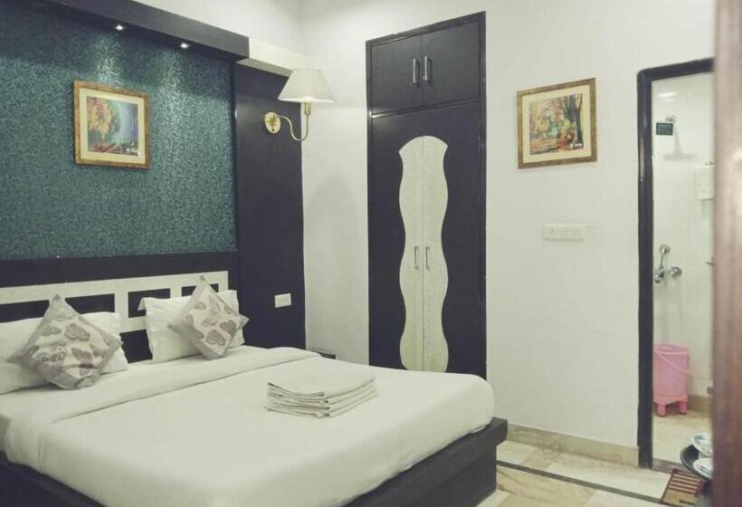 Laxman Resort By The Golden Taj Group &hotels