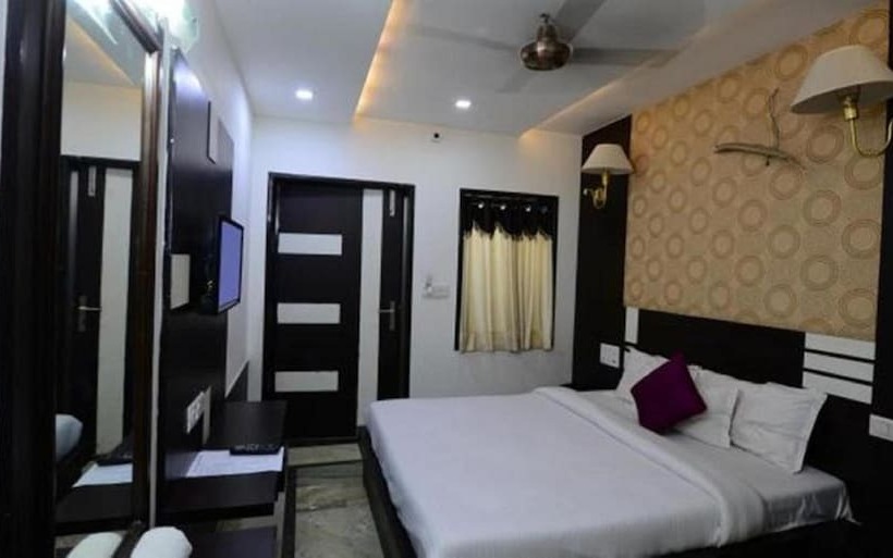 Laxman Resort By The Golden Taj Group &hotels