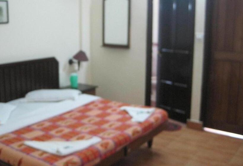 בית מלון כפרי Poopada