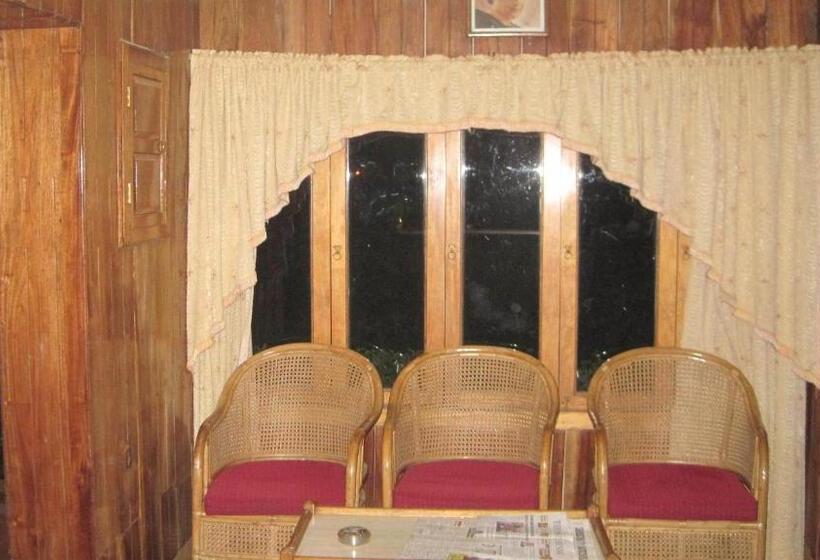 בית מלון כפרי Poopada