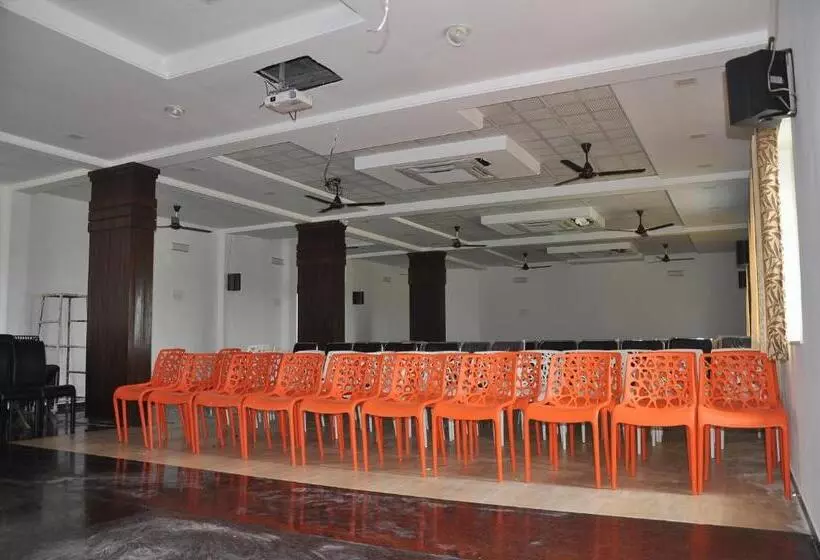 Hôtel Sslr ,gangavathi