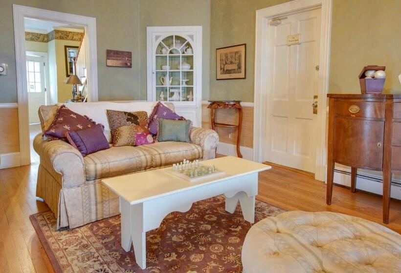 تختخواب و صبحانه Beach Walk On The Ocean