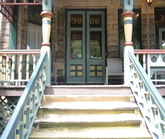 تختخواب و صبحانه Stone Gables Inn