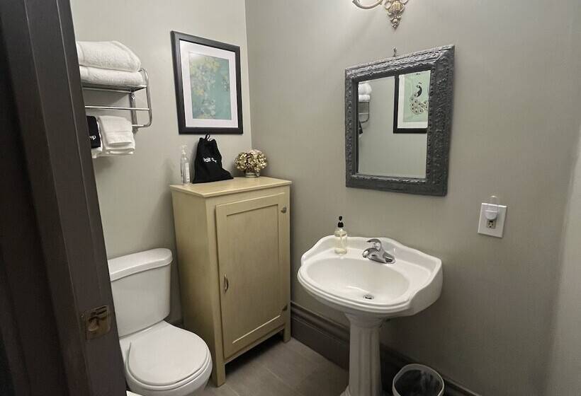 ベッドアンドブレックファースト Stone Gables Inn