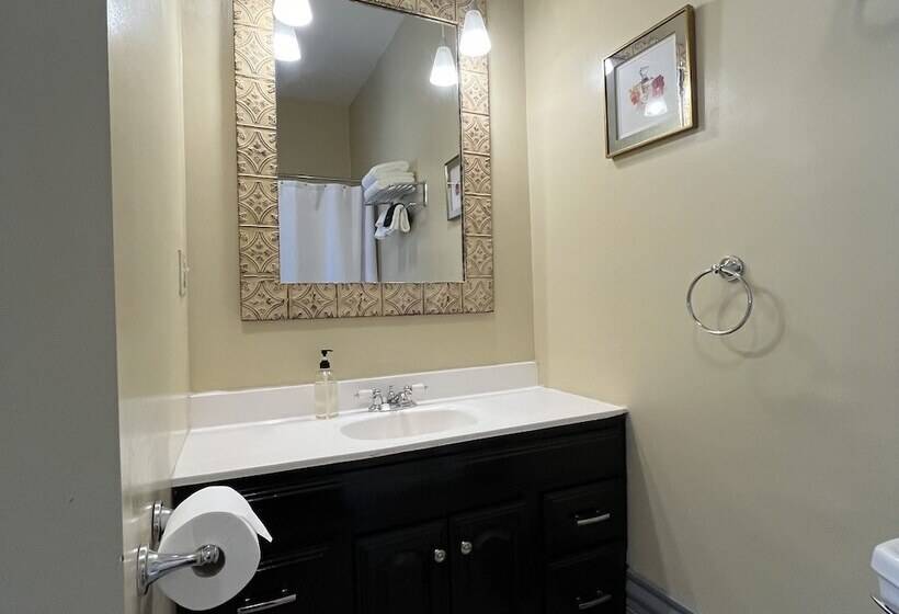 ベッドアンドブレックファースト Stone Gables Inn