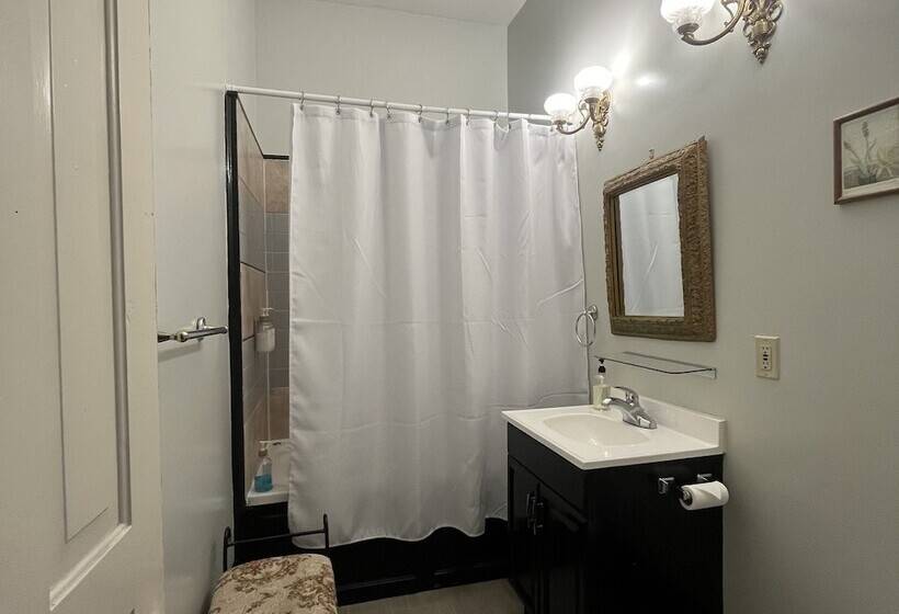 ベッドアンドブレックファースト Stone Gables Inn