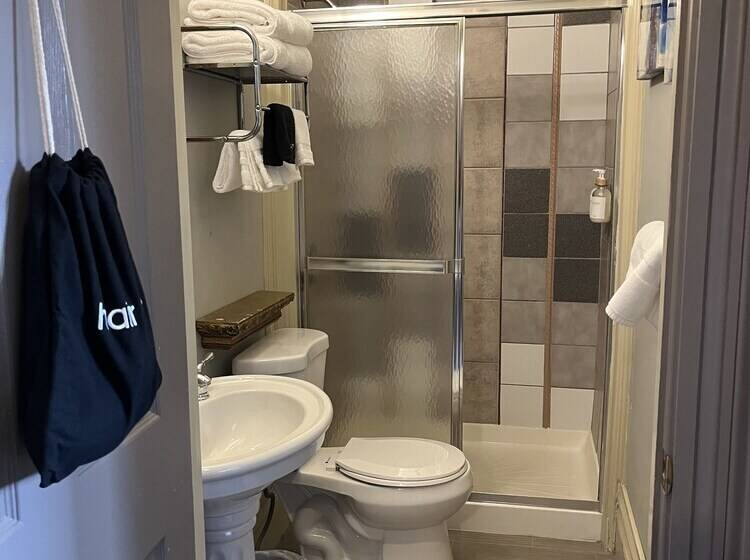 ベッドアンドブレックファースト Stone Gables Inn