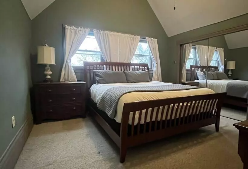 تختخواب و صبحانه Stone Gables Inn