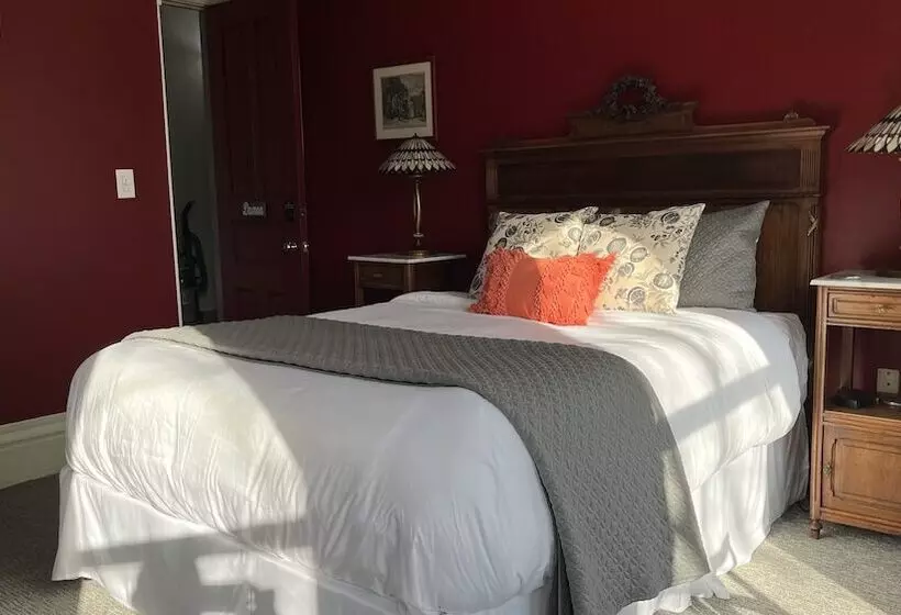 تختخواب و صبحانه Stone Gables Inn