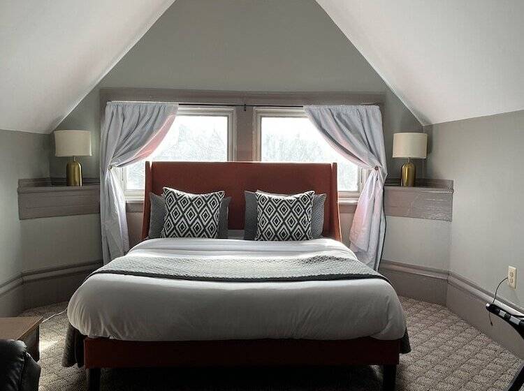 ベッドアンドブレックファースト Stone Gables Inn