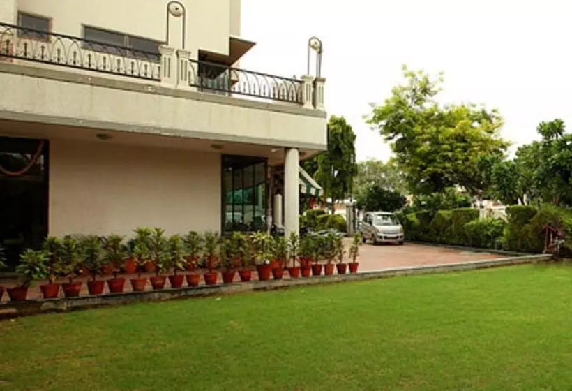 Hotelli Brijwasi Royal