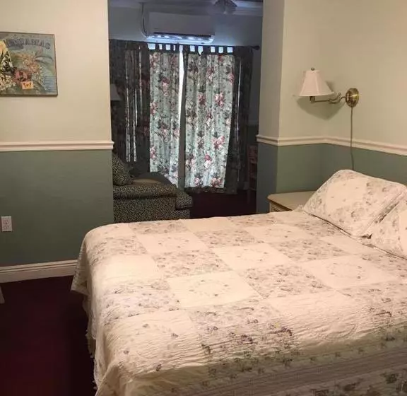 The Hotel Redland