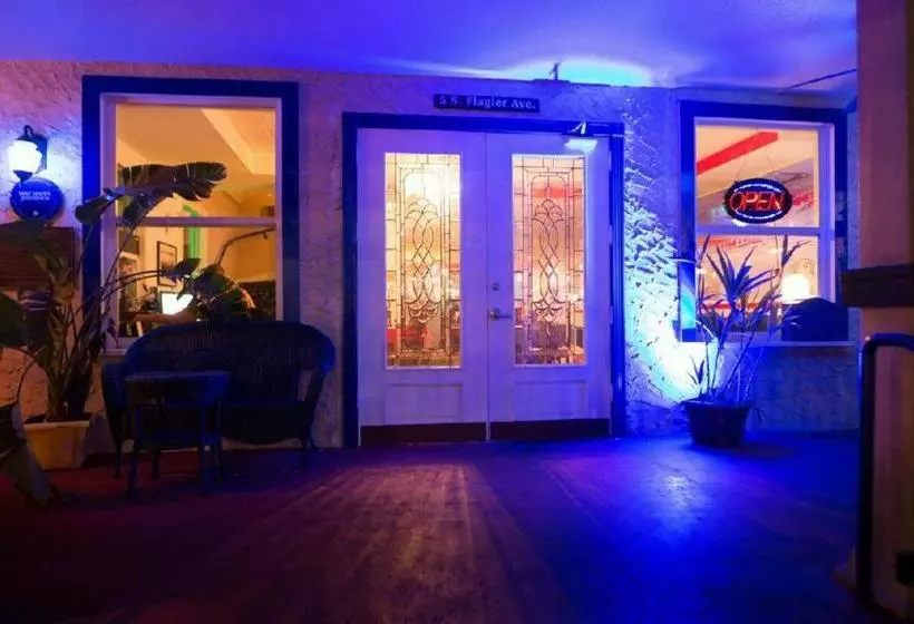 The Hotel Redland