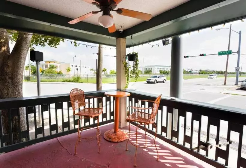 The Hotel Redland