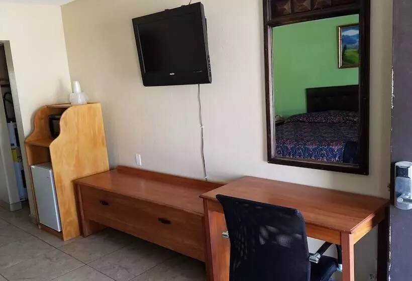 モーテル Budget Inn