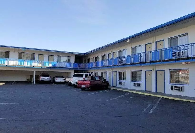 モーテル Regency Inn