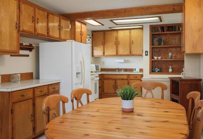 מוטל Sea Aire Oceanfront Inn