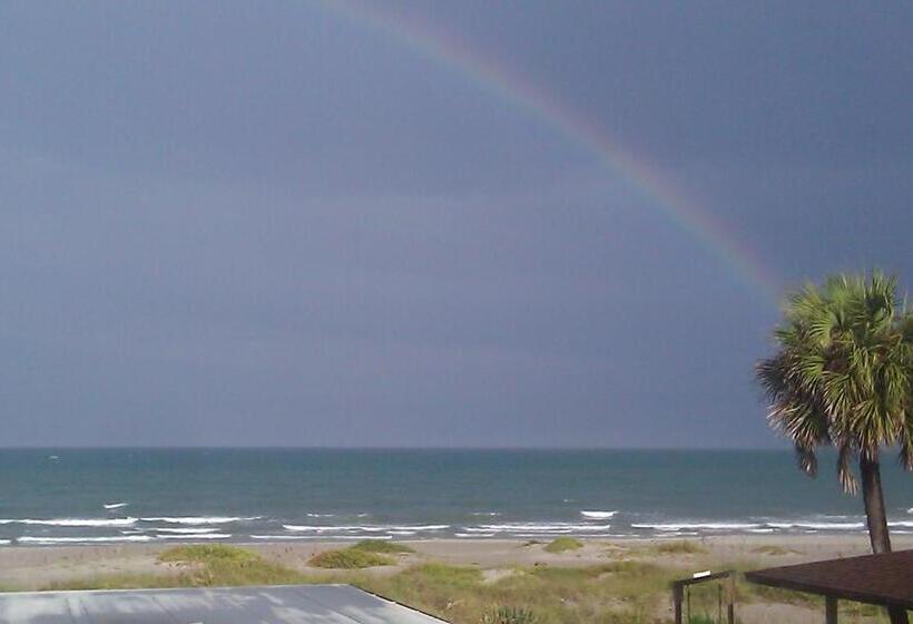 מוטל Sea Aire Oceanfront Inn