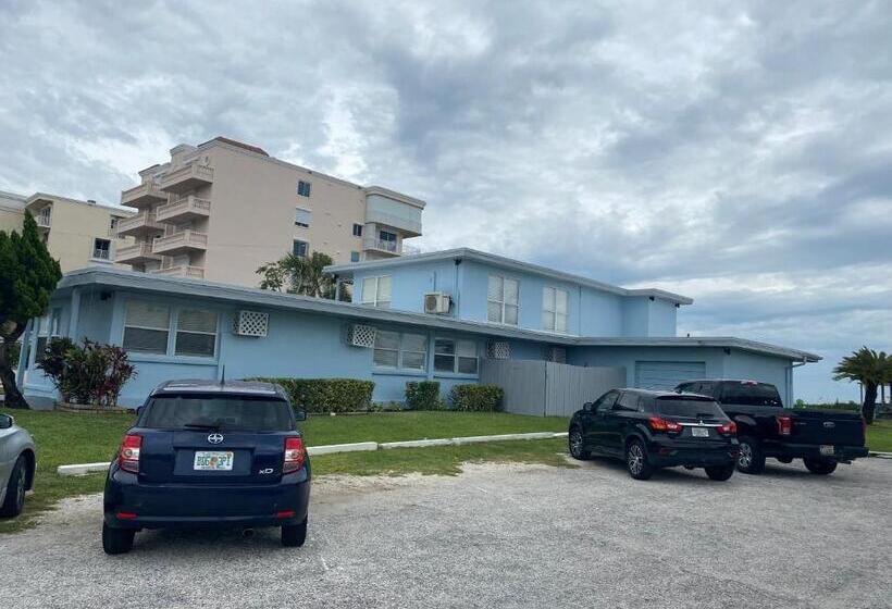 מוטל Sea Aire Oceanfront Inn