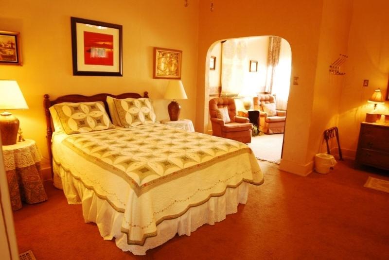 School House Inn Bed & Breakfast