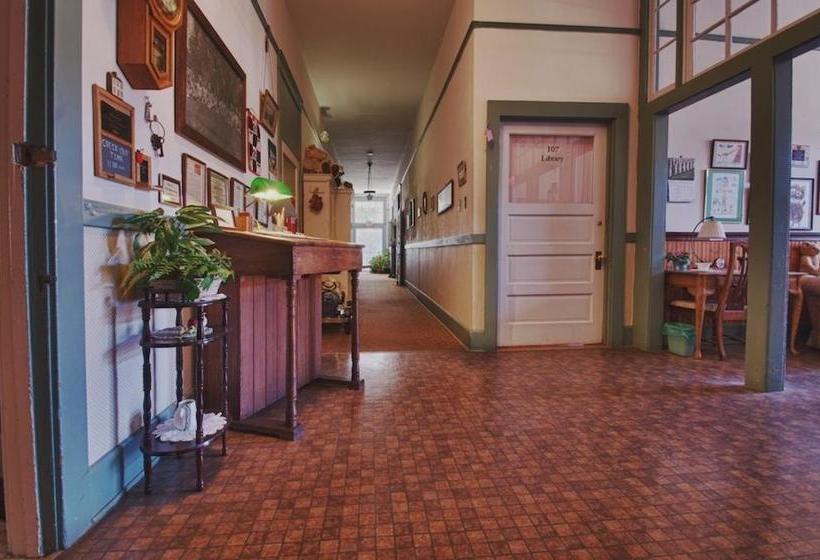 School House Inn Bed & Breakfast