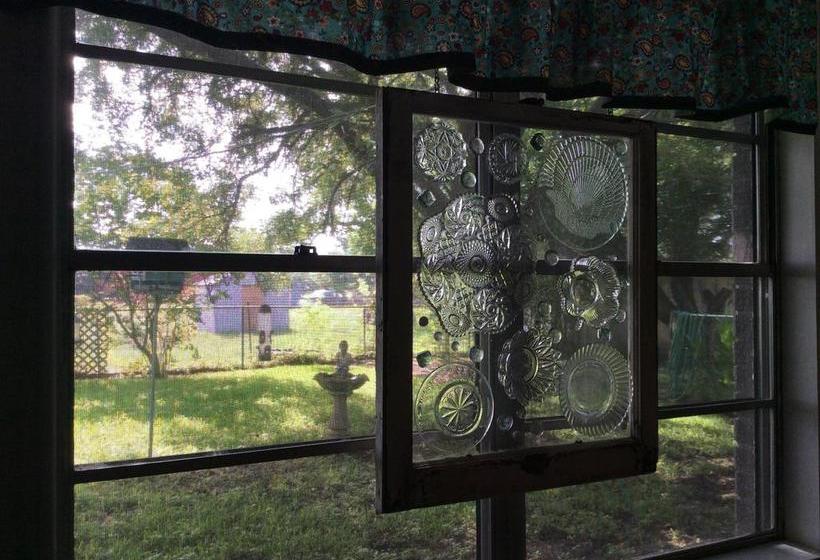 The Hoffmann Vacation Rental Bed & Breakfast