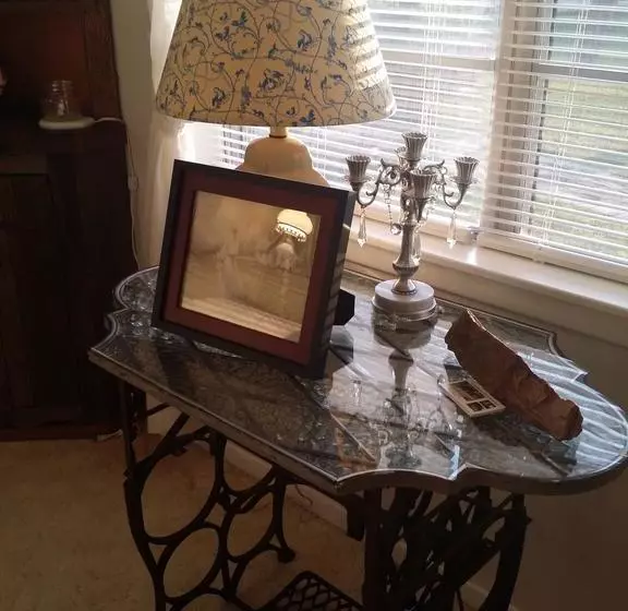 The Hoffmann Vacation Rental Bed & Breakfast