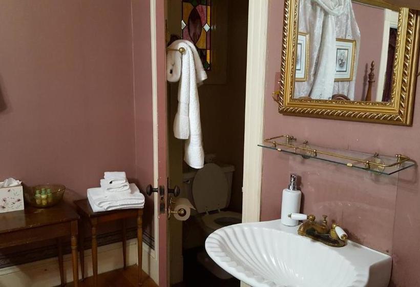 Holidae House Bed & Breakfast