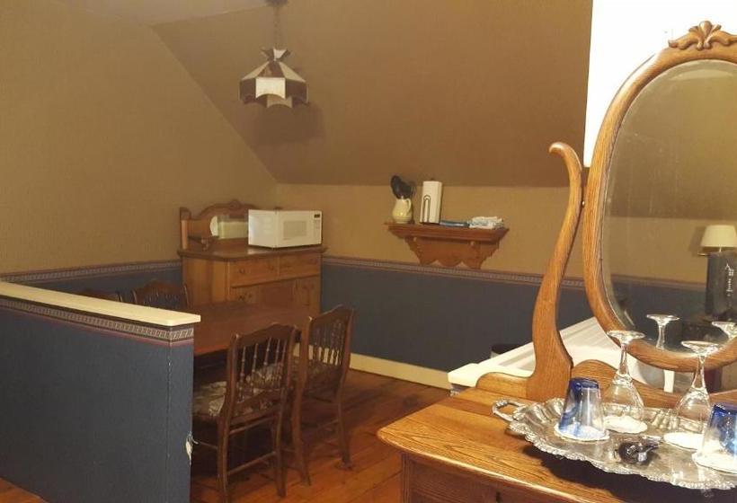 Holidae House Bed & Breakfast