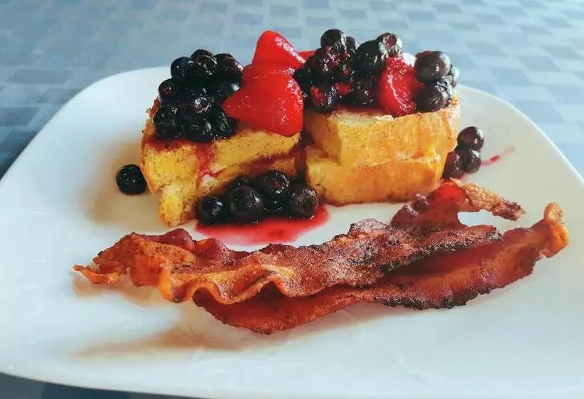 Holidae House Bed & Breakfast