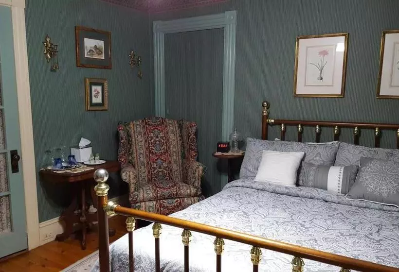Holidae House Bed & Breakfast