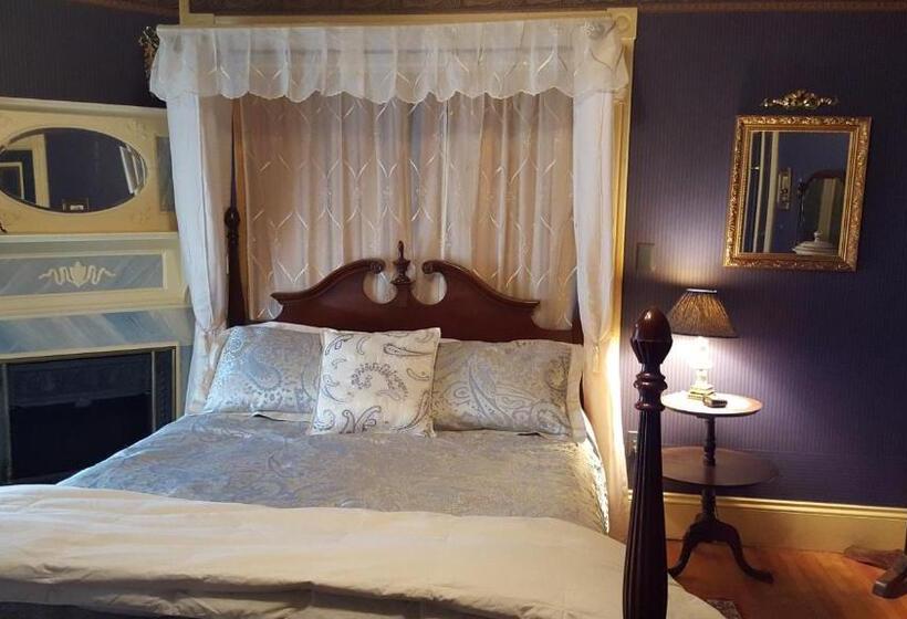 Holidae House Bed & Breakfast