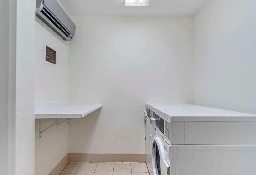 Отель Comfort Suites Normal University Area