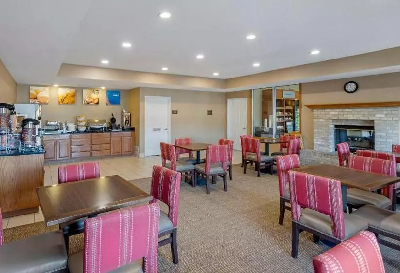 ホテル Comfort Suites Normal University Area