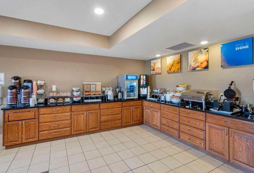 Отель Comfort Suites Normal University Area