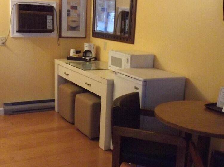 فندق Footbridge North