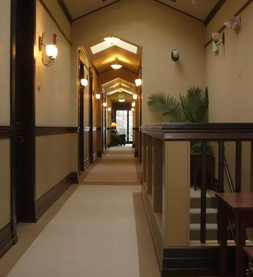 ホテル Lakeview