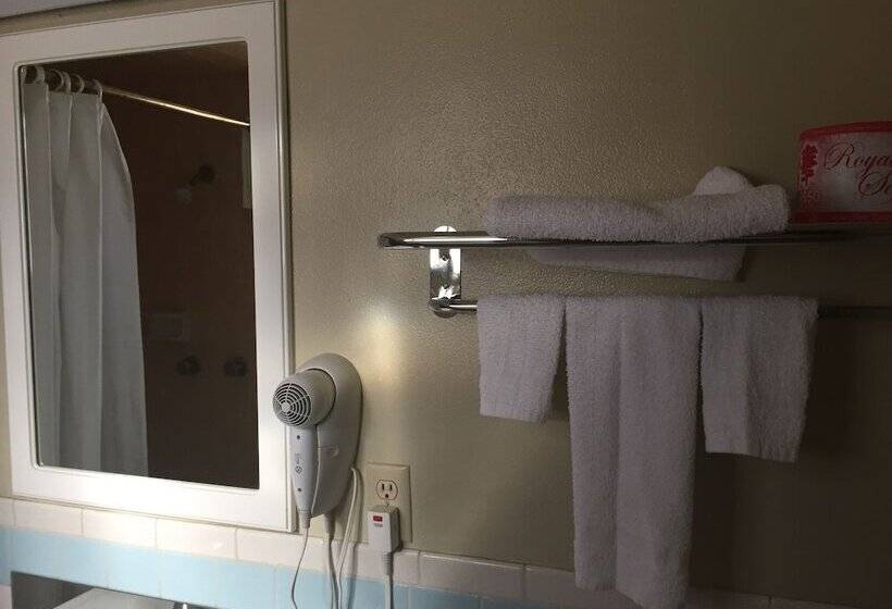 فندق Village Inn