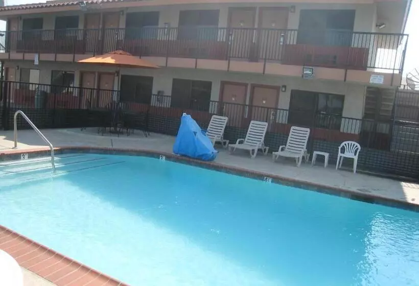 Motel 8 Maricopa