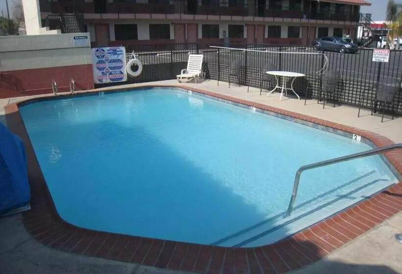Motel 8 Maricopa