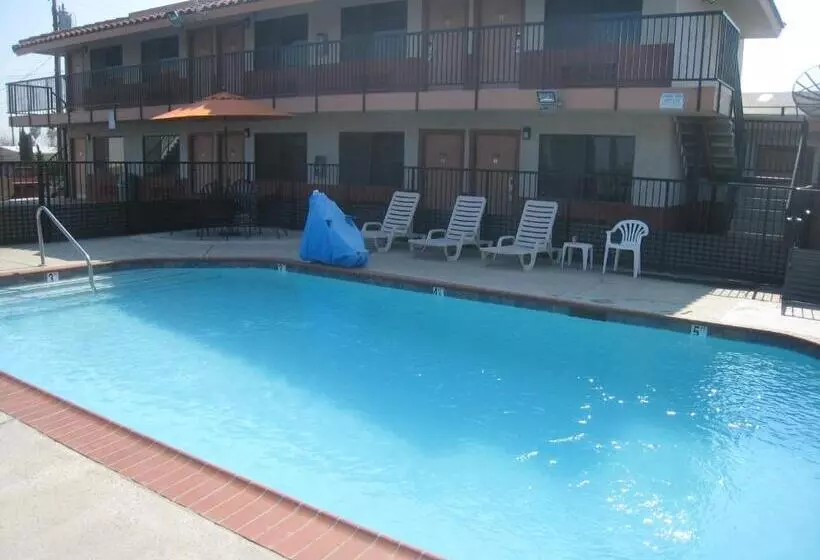 Motel 8 Maricopa
