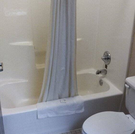 モーテル Briarwood Inn Of Sparta