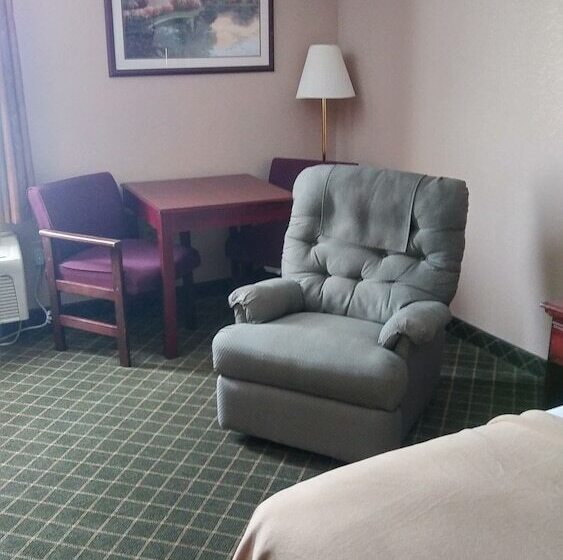 モーテル Briarwood Inn Of Sparta