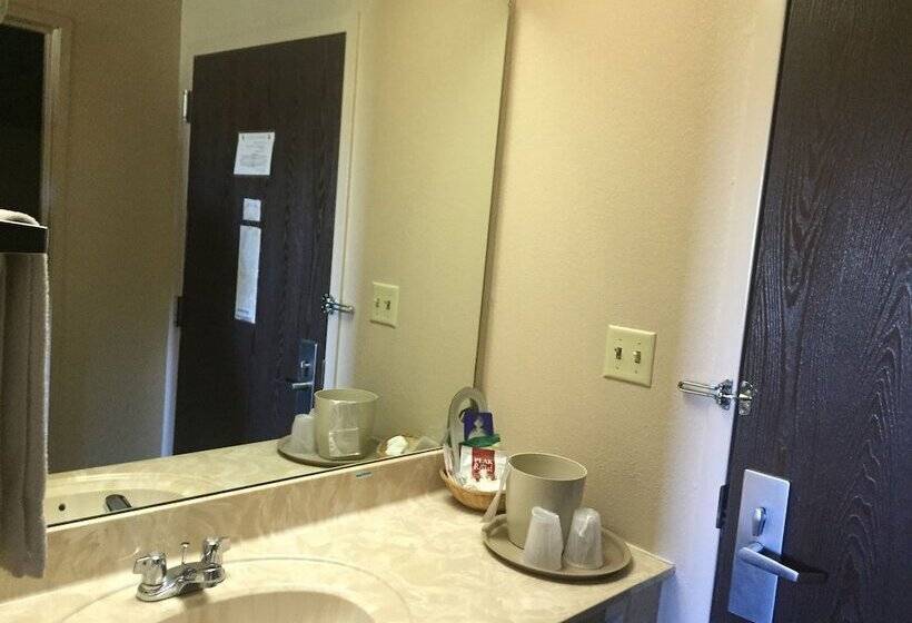 モーテル Briarwood Inn Of Sparta