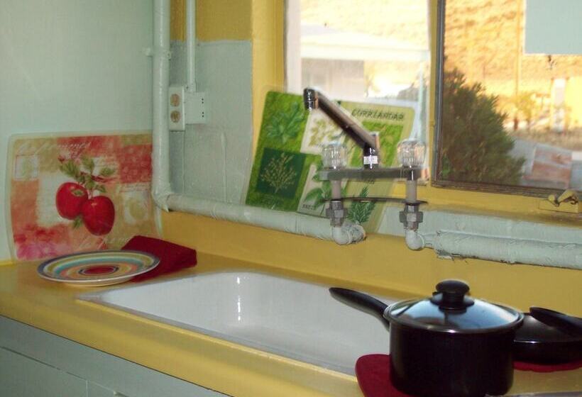 فندق على الطريق Budget Inn Sanderson