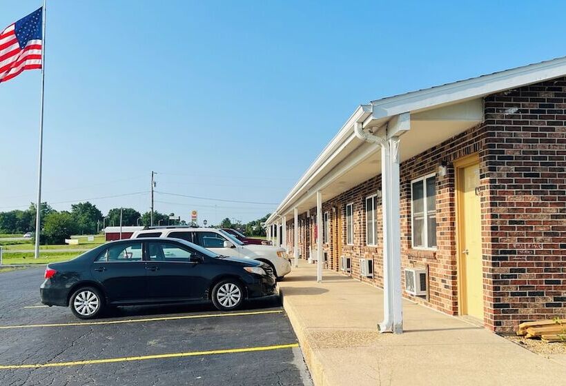 فندق على الطريق Country Inn   Licking