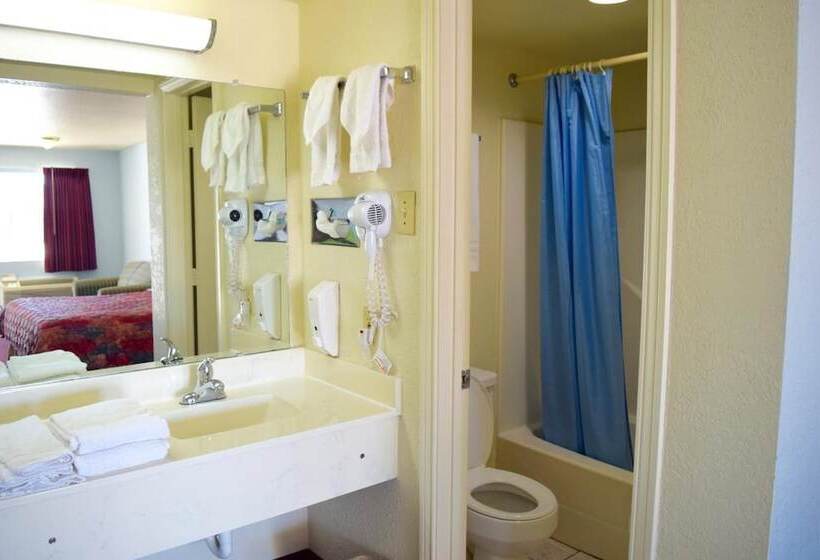 מוטל Countryside Inn