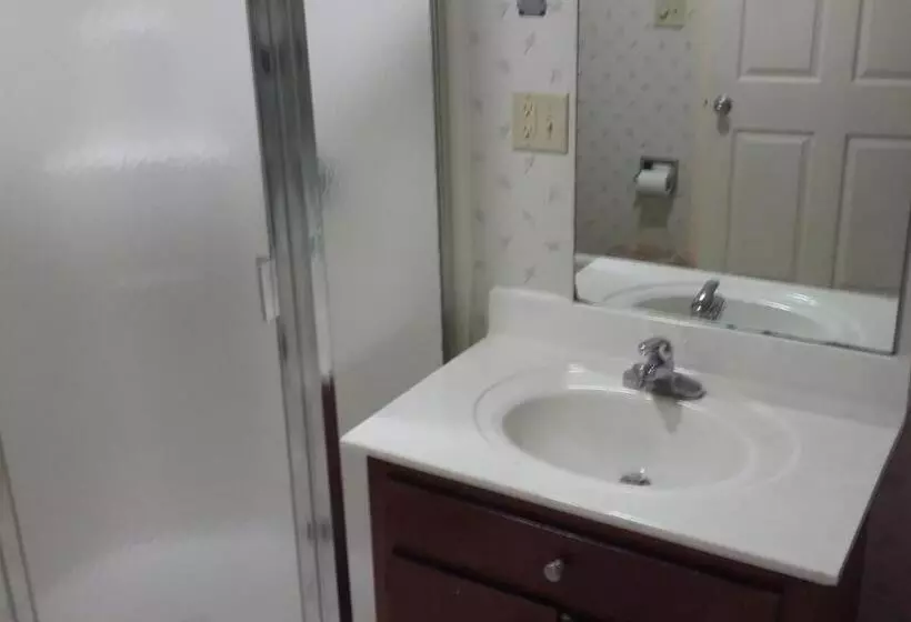 مُتل Deer Field Inn