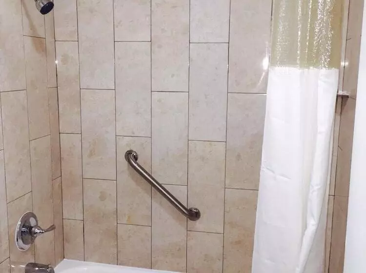 Motelli Deluxe Inn